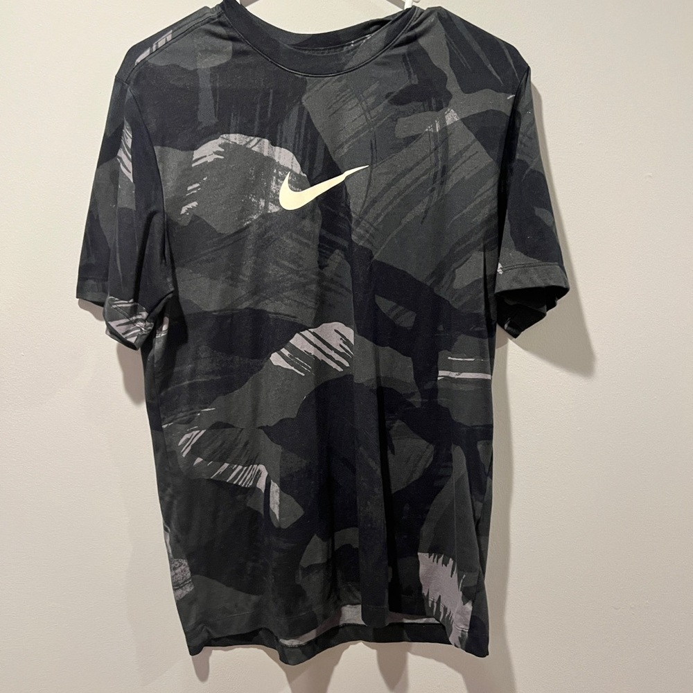 Nike Men's Dark Camouflage Tee